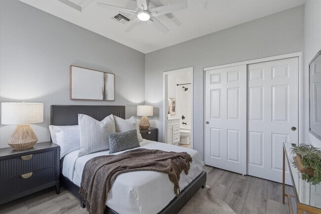 Building Photo - 3935 E Rough Rider Rd