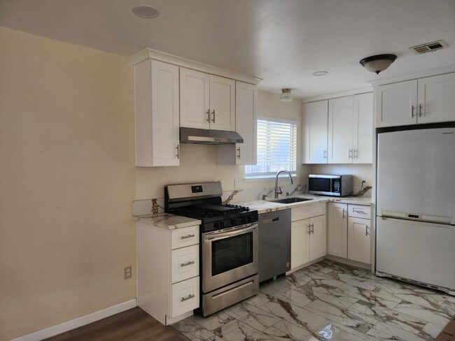 Building Photo - 4184 Worthington Dr