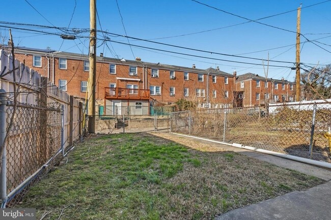 Building Photo - 3312 Parklawn Ave