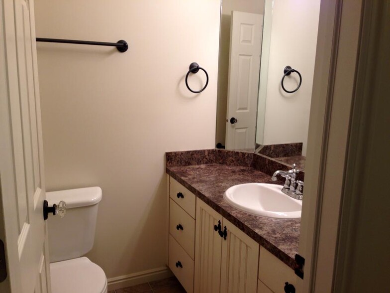 Main Floor Half Bath - 3610 W Plymouth Rock Cv