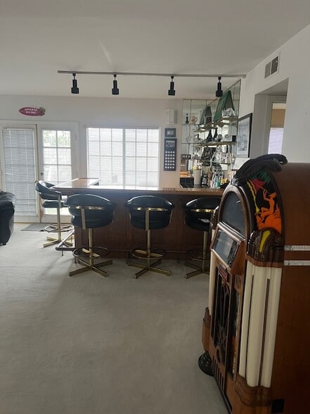 Building Photo - 1501 Silver St