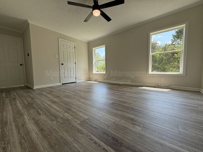 Building Photo - 10504 Benchmark Rd