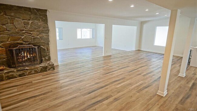 Building Photo - 10901 Canby Ave