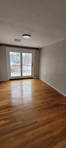 Building Photo - 572 Dinnerbell Rd