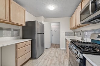 Building Photo - 2500 N Van Dorn St