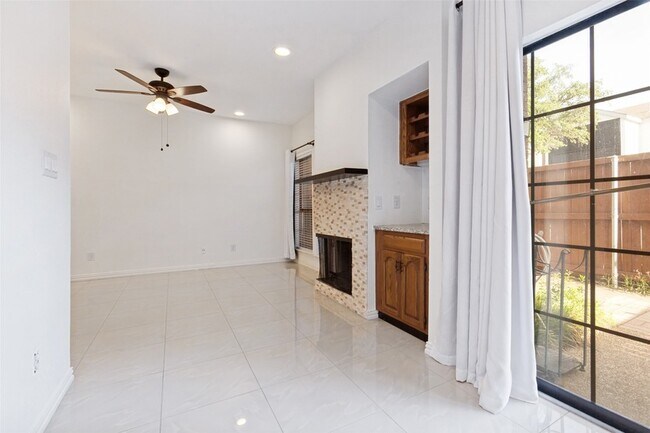 Building Photo - 5100 Verde Valley Ln