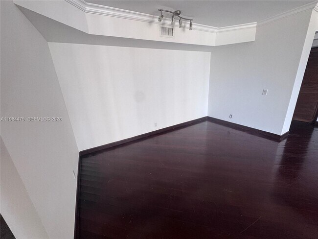 Building Photo - 3610 Yacht Club Dr