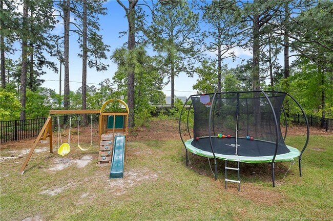 Building Photo - 852 Micahs Way N