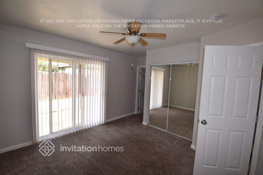 Building Photo - 11114 Blue Jay Dr