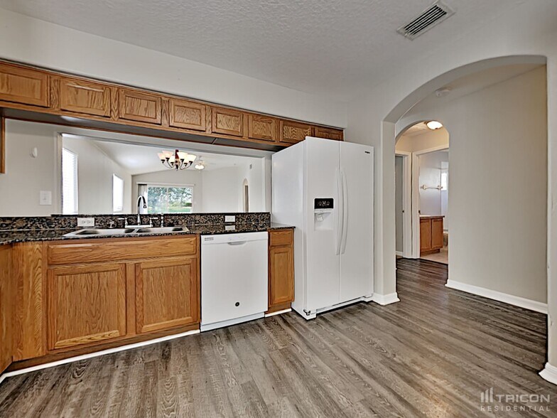 Building Photo - 31420 Triborough Dr