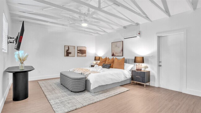 Building Photo - 2201 N 50th Ave