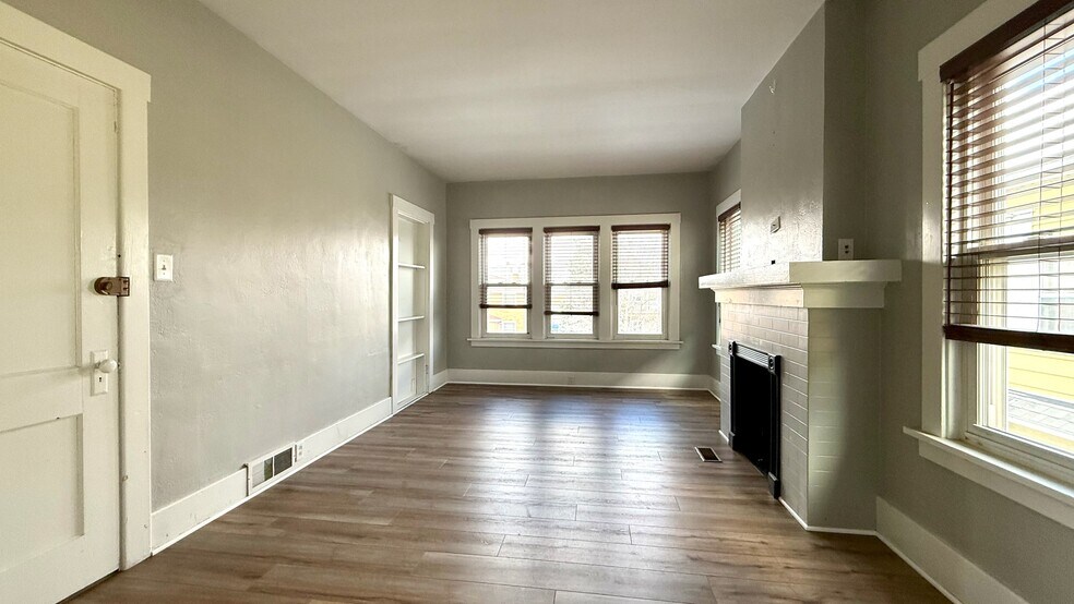 Building Photo - 771 Amherst St