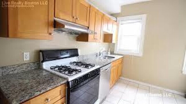 Building Photo - Large House in Allston. Laundry on a Site,...