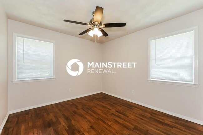 Building Photo - 3 Bedroom Pet-Friendly Home in Farmers Branch, TX with Main Street Renewal