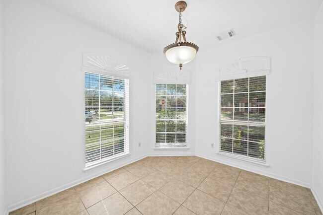 Building Photo - 15026 Magnoliabough Pl