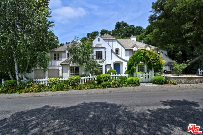 Building Photo - 3254 Oakdell Rd