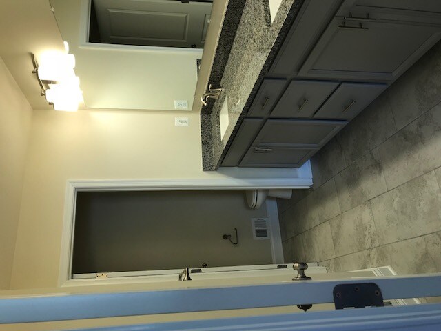 Building Photo - 7094 Banbury Dr