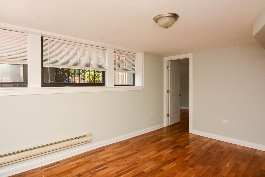 Building Photo - 4242 N Wolcott Ave