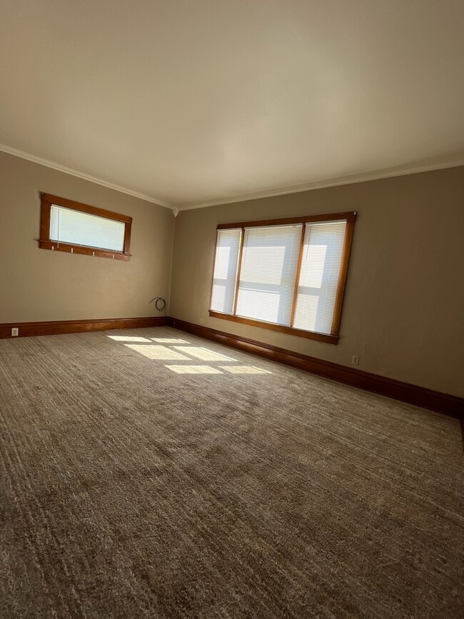 Building Photo - 712 Terrace Ave