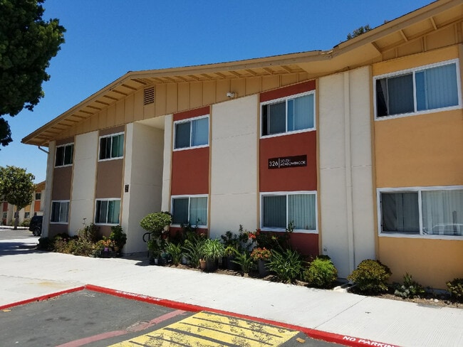 Building Photo - Meadowbrook