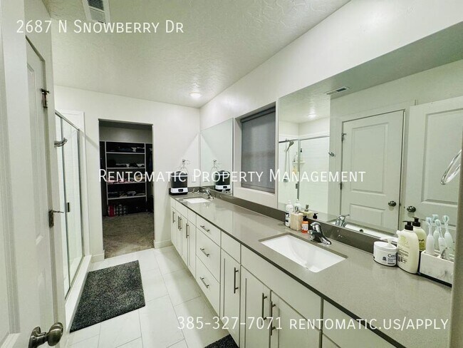 Building Photo - 2687 N Snowberry Dr