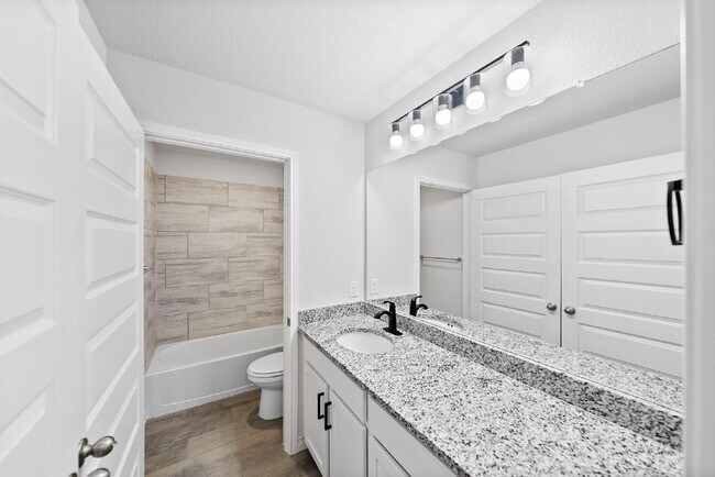 Building Photo - Spacious 5-Bedroom Rental on Oversized Cor...