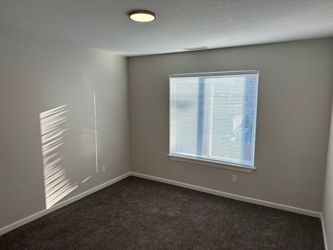 Building Photo - New 3 Bed / 2.5 Bath Duplex! $250 Amazon G...