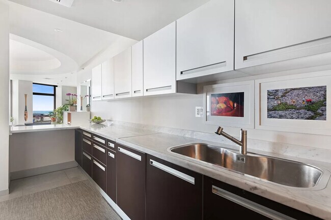 Building Photo - 680 N Lake Shore Dr