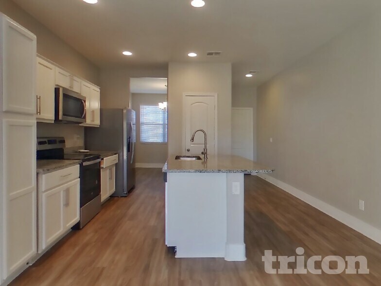 Building Photo - 42037 W Lunar St