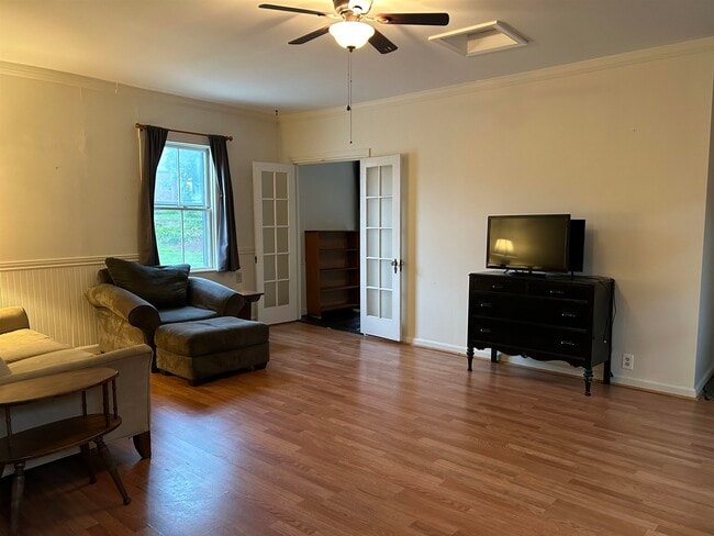 Building Photo - 340 NH-45