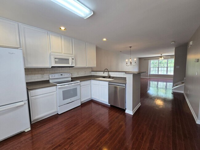 Building Photo - 10028 Blackwell Dr