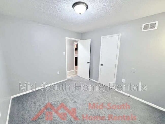 Building Photo - 5286 Braden Dr