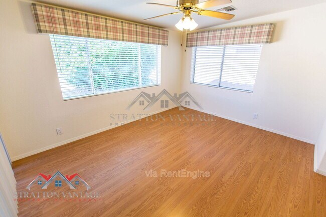 Building Photo - 10864 E Lindner Ave