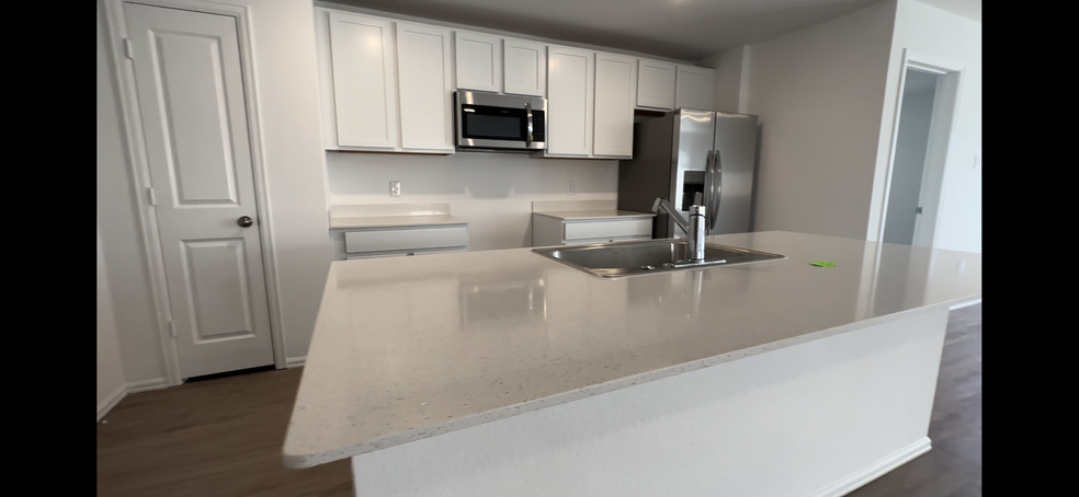 Kitchen with all applicants included (fired range) - 274 Bennett Loop