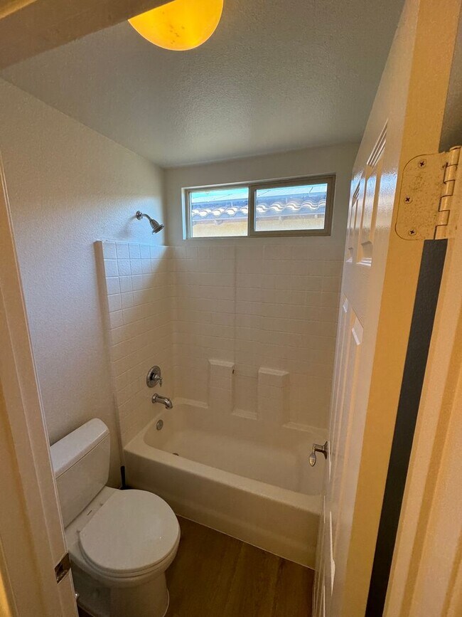 Building Photo - 4 Bedroom + Utility Room / 3.5 Bath Home F...