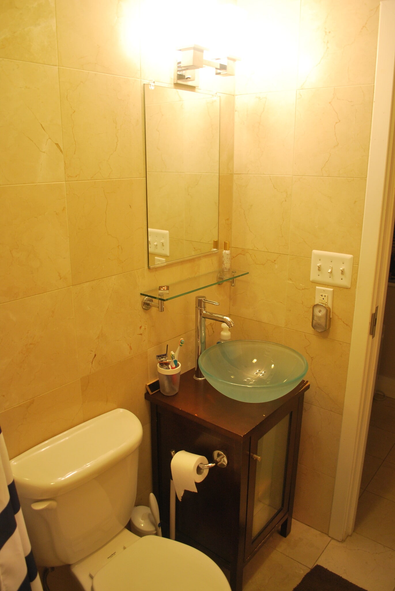 Bath sink - 1822 New Hampshire Ave NW