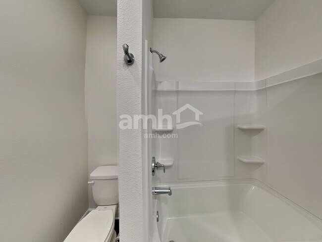 Building Photo - 14621 Cedar ml dr