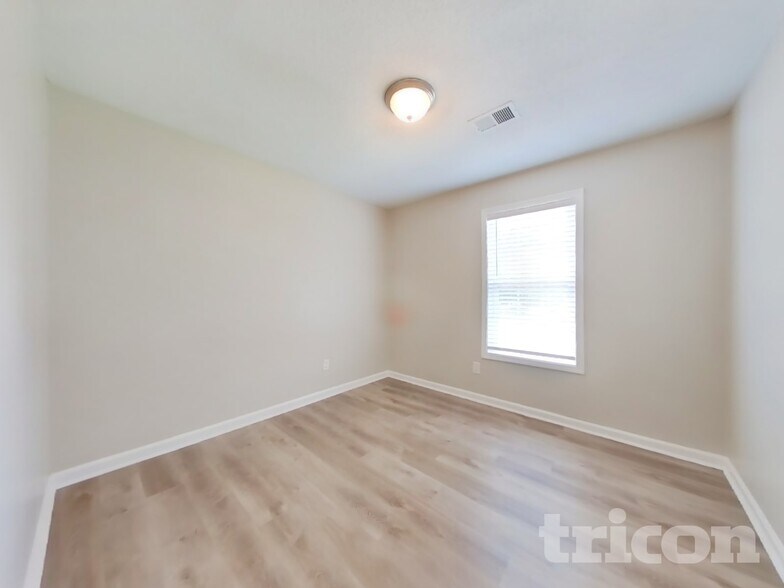 Building Photo - 1173 Woodwind Dr