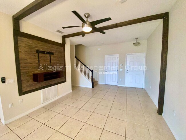 Building Photo - 2363 Seven Oaks Dr