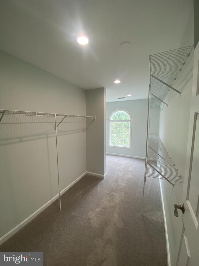 Building Photo - 12502 Royal Crown Dr