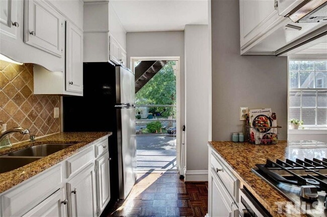 Building Photo - 235 McCauley St