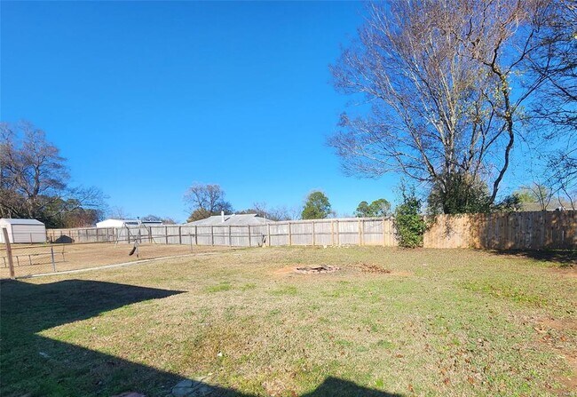 Building Photo - 437 Glade Park Dr