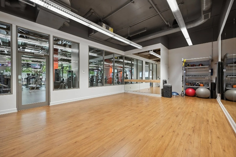 Building Photo - 960 S Clark St