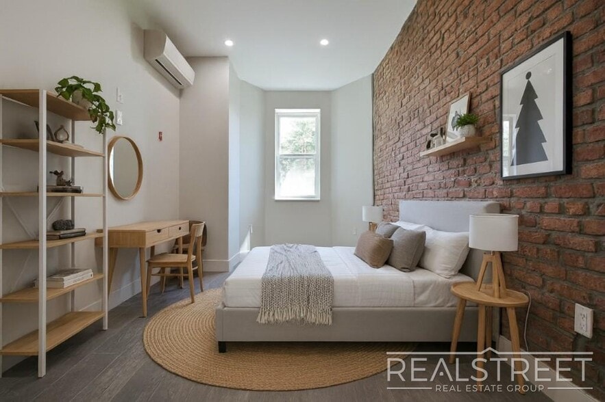 Building Photo - NEW 1 Bed in Prospect Park South!