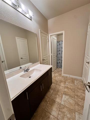 Building Photo - 801 Oriel Cir