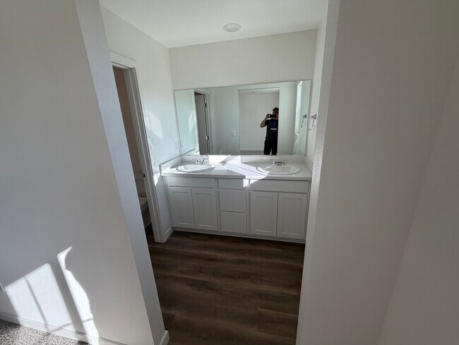 Building Photo - 831 Congaree Ln