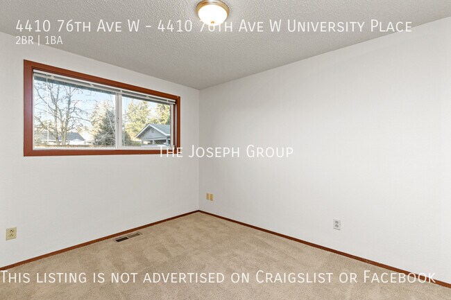 Building Photo - Sun-filled 2BD/1BA in University Place Duplex