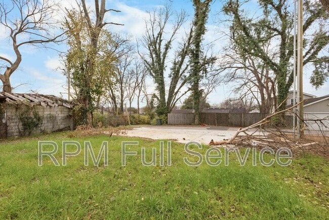 Building Photo - 2109 14th Ave N