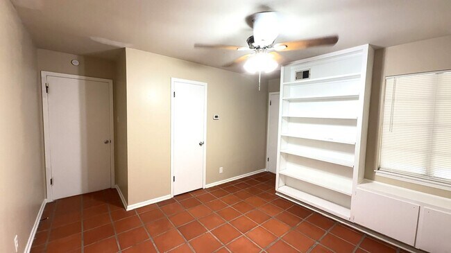 Building Photo - 3815 Ridgeline Dr