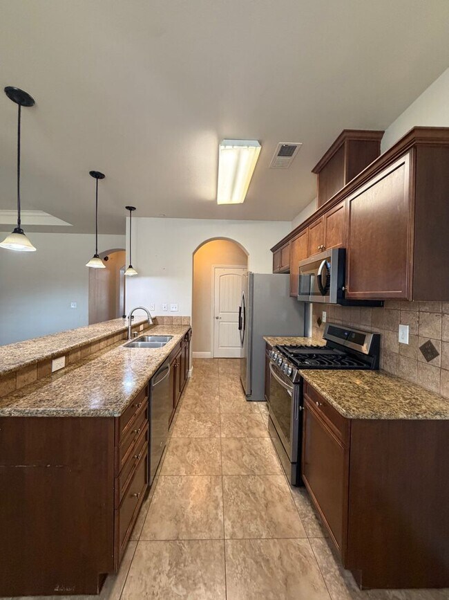 Building Photo - 2710 Orange Tree Dr
